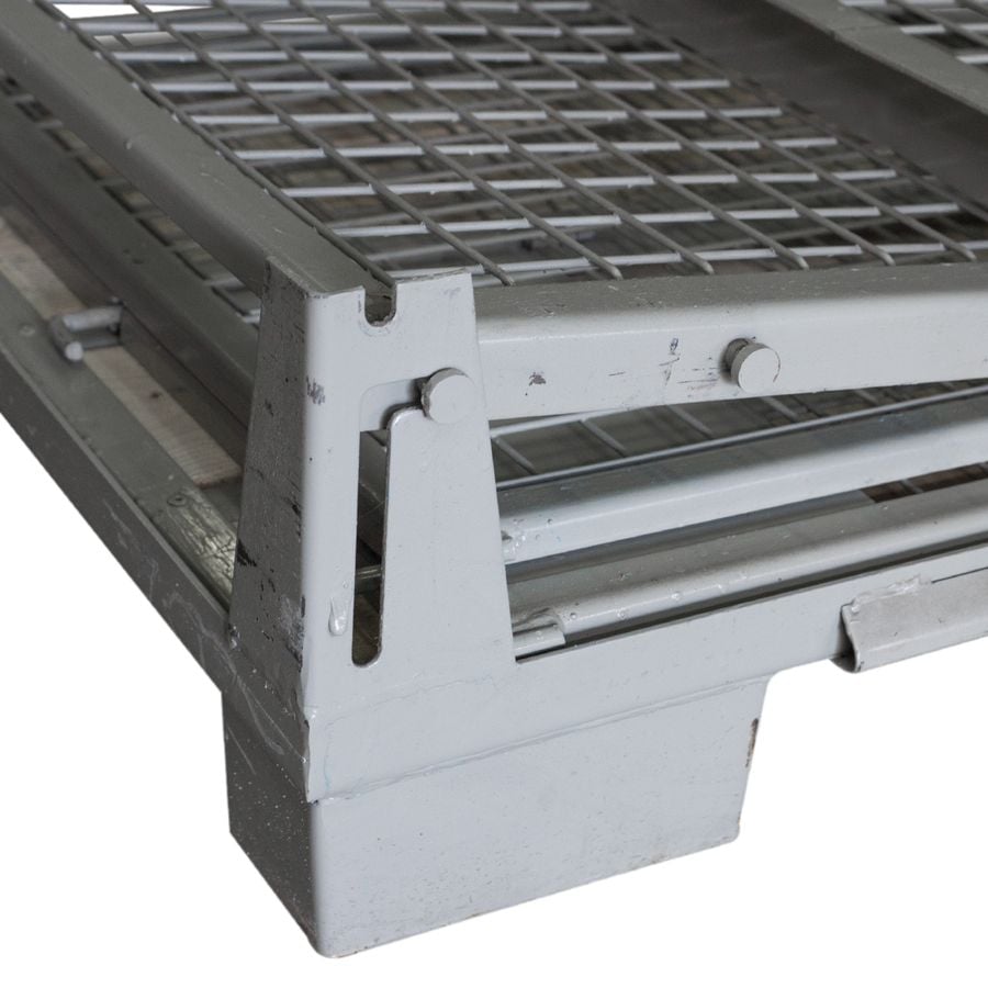 Gitterbox 835×1230 by ZAMKO; The foldable gitter boxes are constructed from high-strength steel